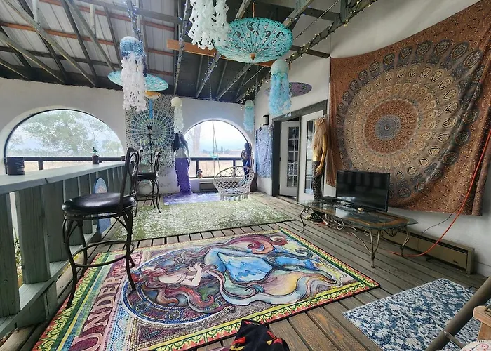 Beautifully Bewitching Mansion Indoor Pool Holiday home
